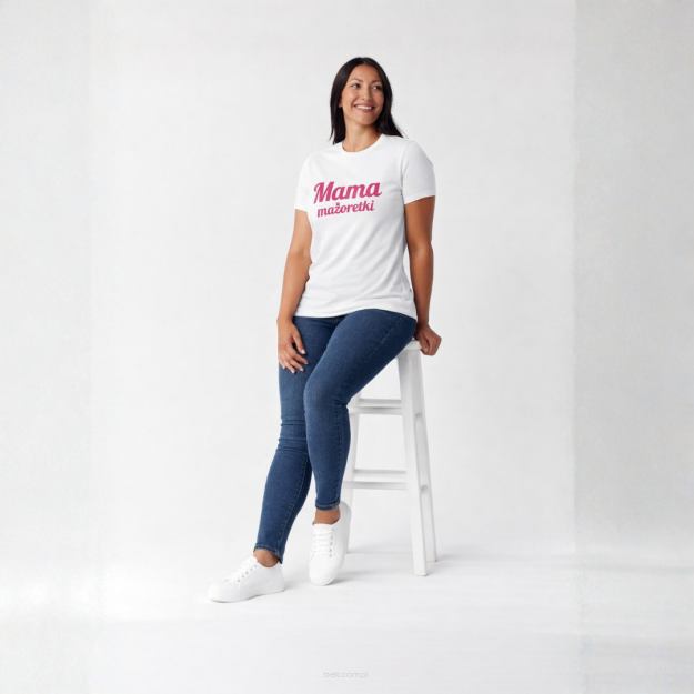 Koszulka biała Mama Mażoretki - napis różowy S